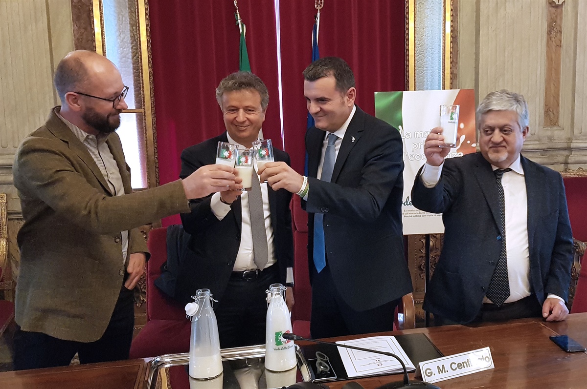 Latte, al via "Verde latte rosso", campagna di comunicazione sull'oro bianco